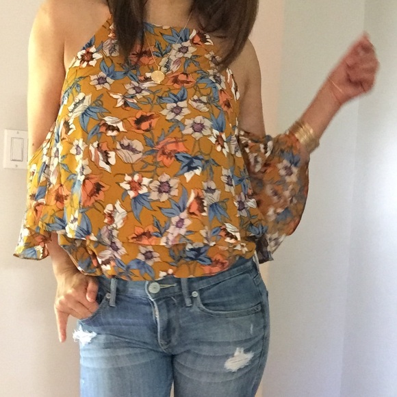 Short sleeve Floral print top - Picture 2 of 7